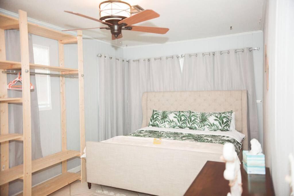 Charming Home, Minutes From The Beach Vero Beach Bagian luar foto